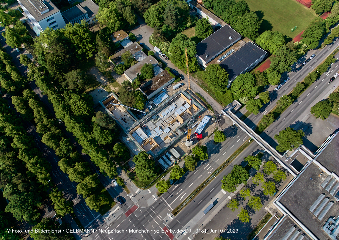07.06.2023 - aktuelle Fotos von der »<strong><i>Baustelle zum Hort für Kinder</i></strong>« in Neuperlach in München